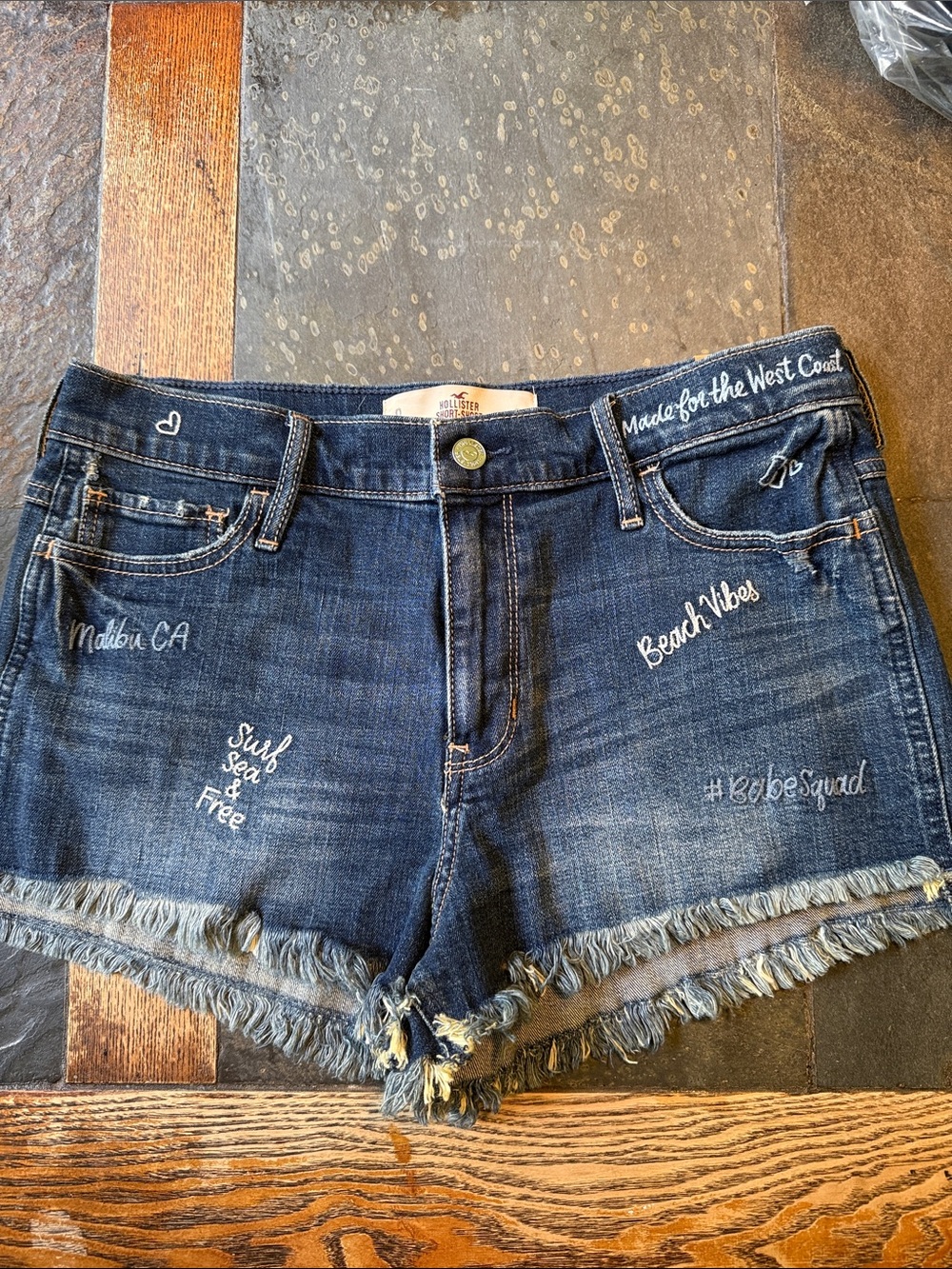 Hollister short-short high rise size 9 w29 NWT